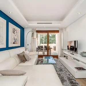 bahia-de-la-plata-de-estepona-spain-boutique-appartment.es-andalucia.com/